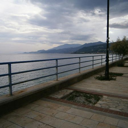 Antonios Rooms Akrata Dış mekan fotoğraf