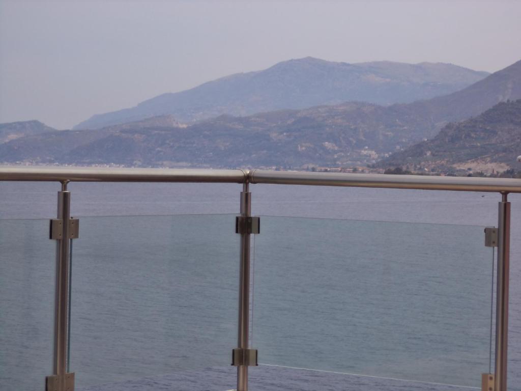 Antonios Rooms Akrata Dış mekan fotoğraf